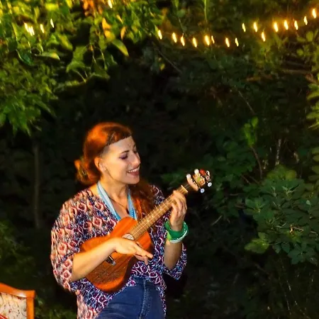 אכסניה Garden *