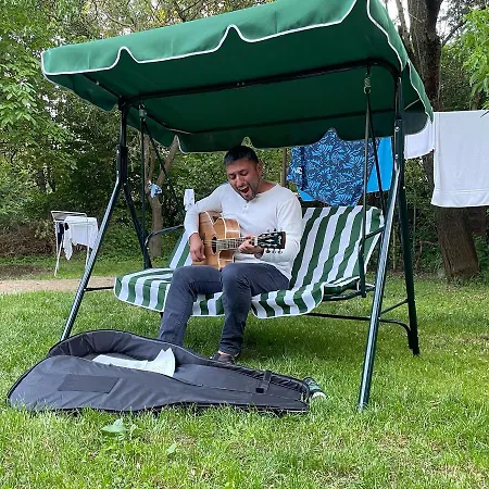 Garden אכסניה *