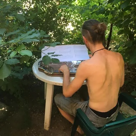 אכסניה Garden *