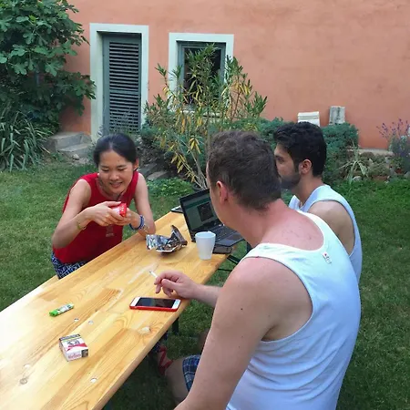 Garden אכסניה *
