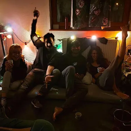 Hostel Balazs - In A Area, With Our Own Garden - Next To Metro 4 Station *