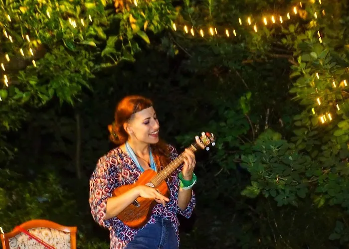 Hostel Balazs - In A Area, With Our Own Garden - Next To Metro 4 Station *