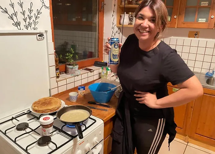 Balazs - In A Area, With Our Own Garden - Next To Metro 4 Station Hostel Budapest