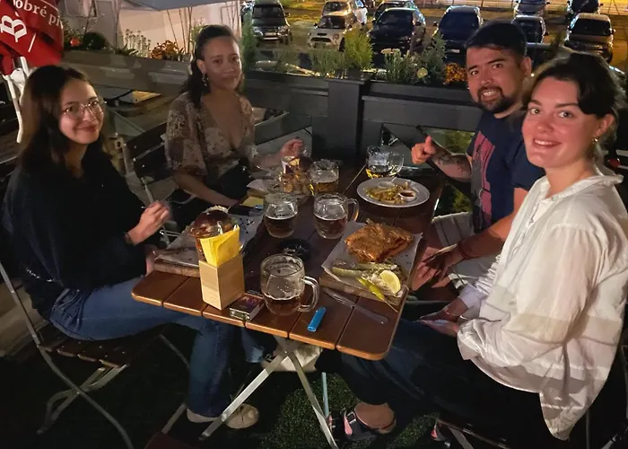 Hostel Balazs - In A Area, With Our Own Garden - Next To Metro 4 Station Budapest