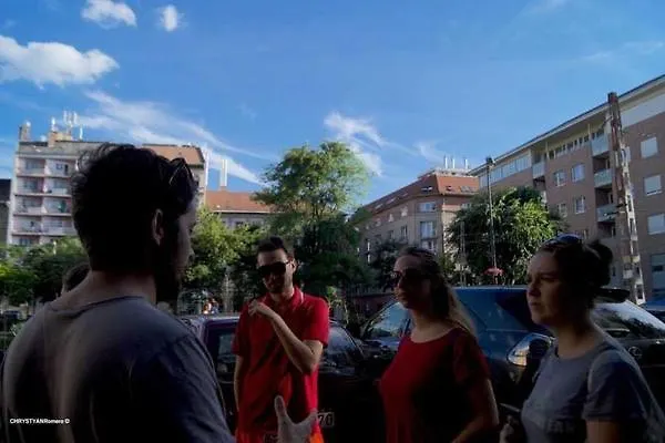 Hostel Balazs - In A Area, With Our Own Garden - Next To Metro 4 Station