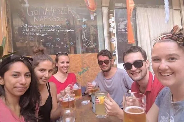 Balazs - In A Area, With Our Own Garden - Next To Metro 4 Station Hostel *