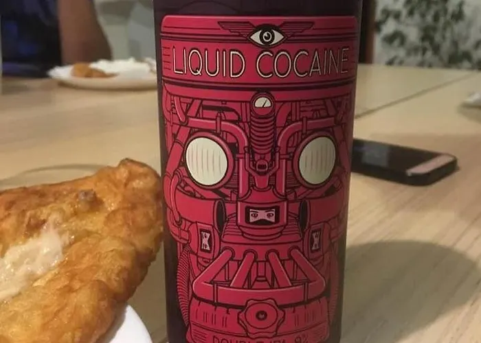 Balazs - In A Area, With Our Own Garden - Next To Metro 4 Station *