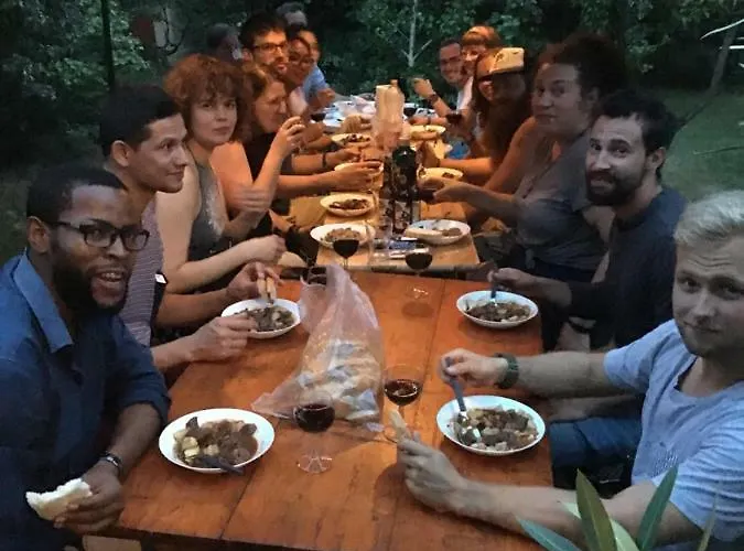 Balazs - In A Area, With Our Own Garden - Next To Metro 4 Station Hostel